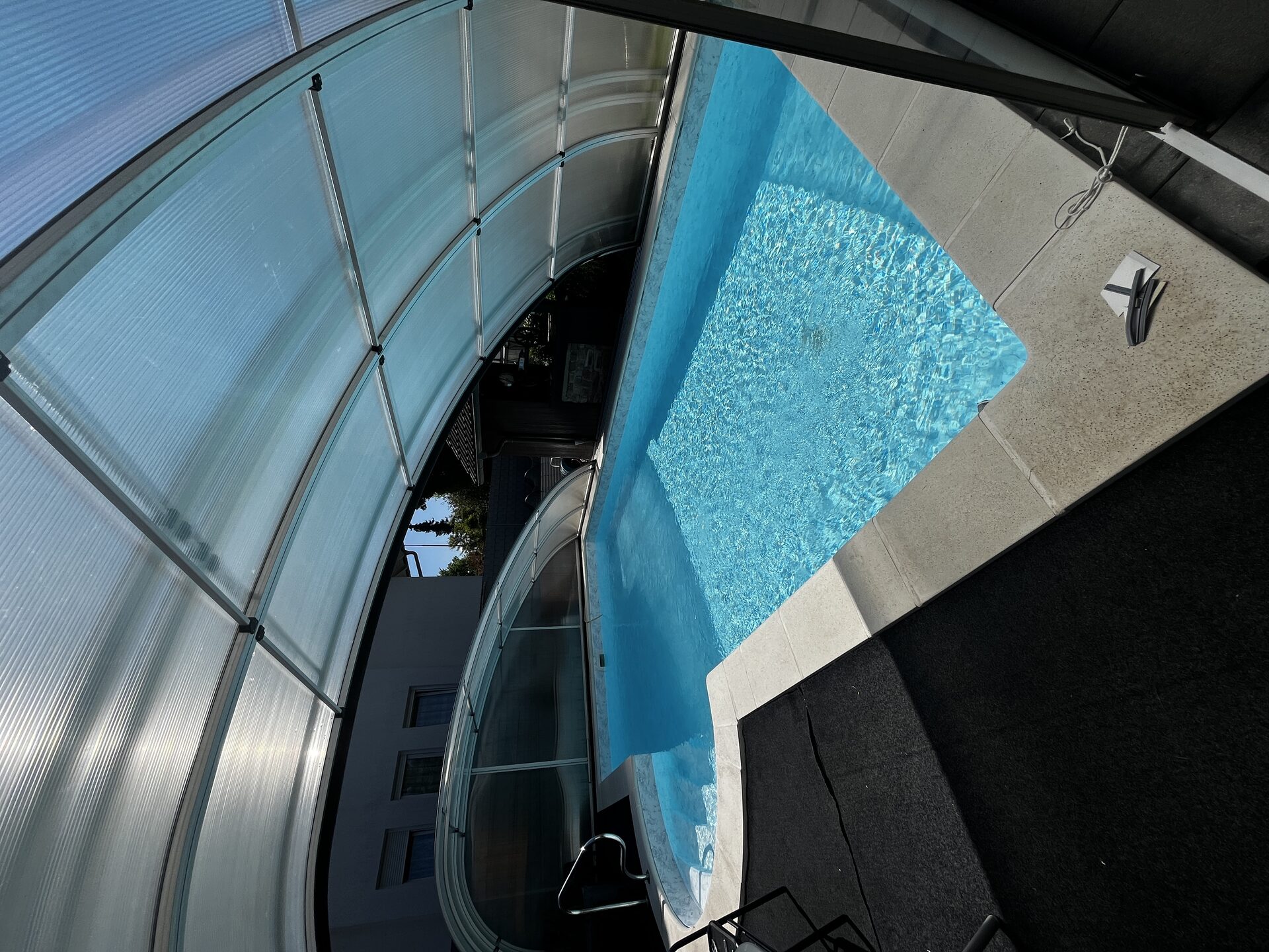 Poolsanierung Touch-Folie für eleganten Pool in Region Freiburg