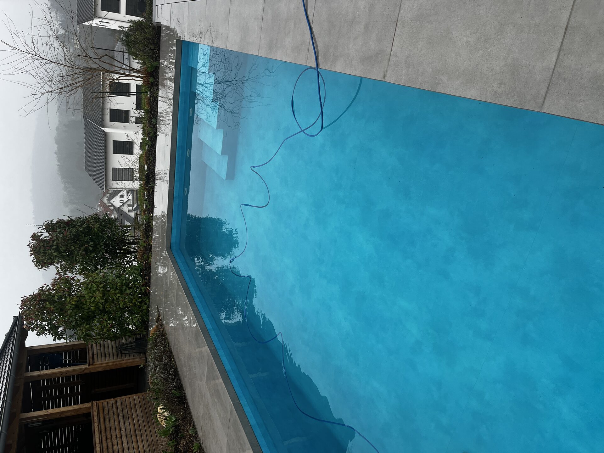 Poolsanierung Neuverlegung nach Alterung in Ortenaukreis